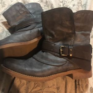 Bucco short boots size 9